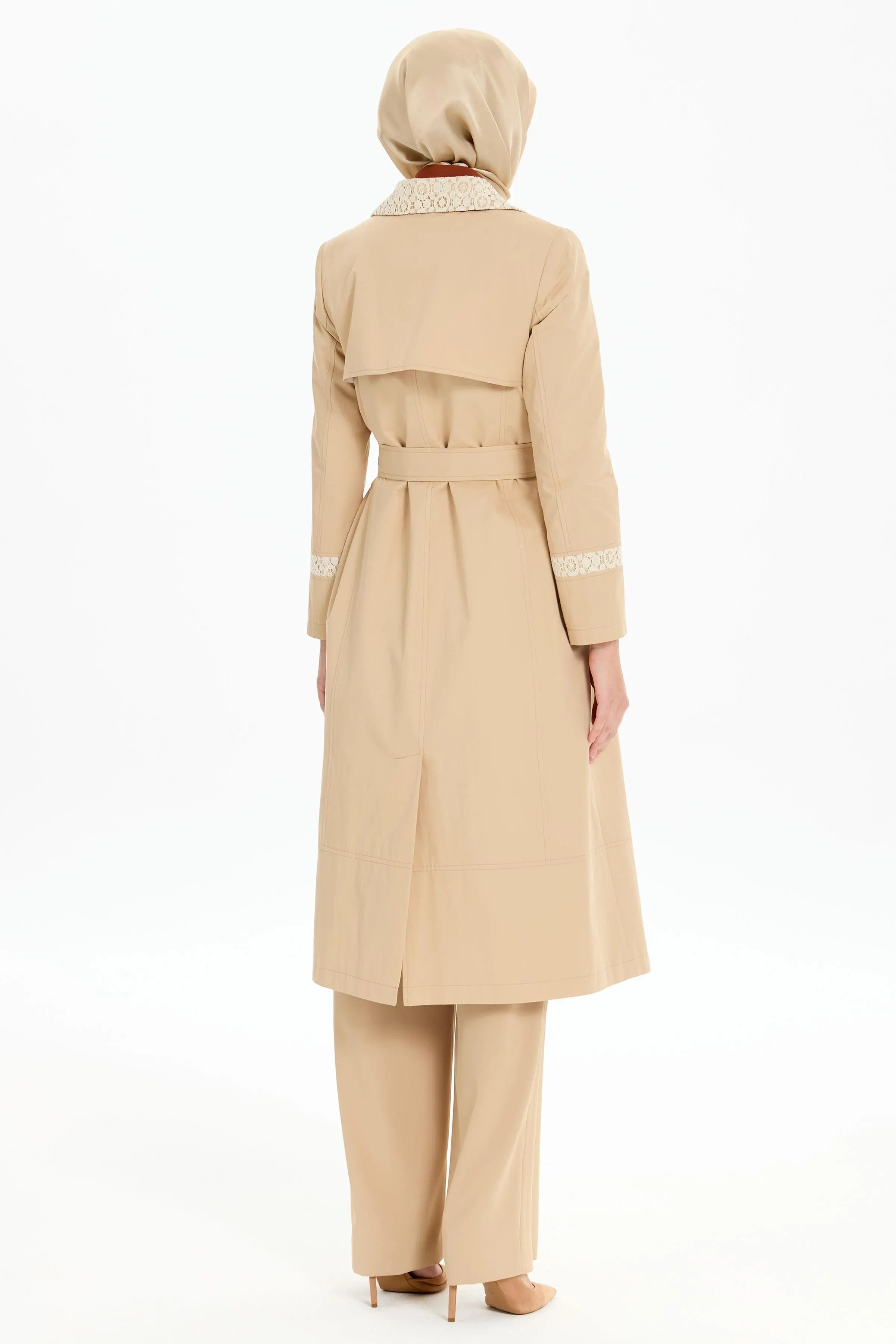 Dantel Garnili Kuşaklı Trençkot - Bej - Image 5